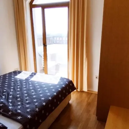 Vineyard 2-room Apartment
