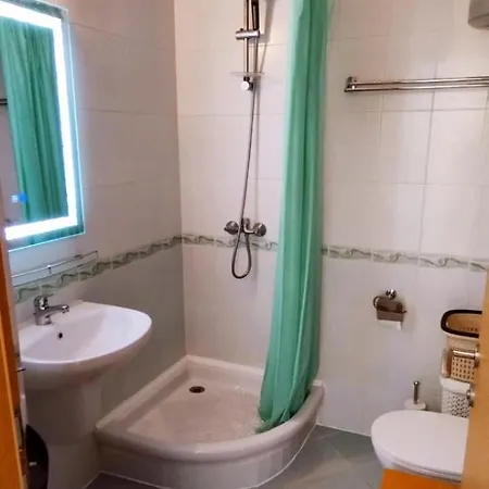 Vineyard 2-room Apartment *